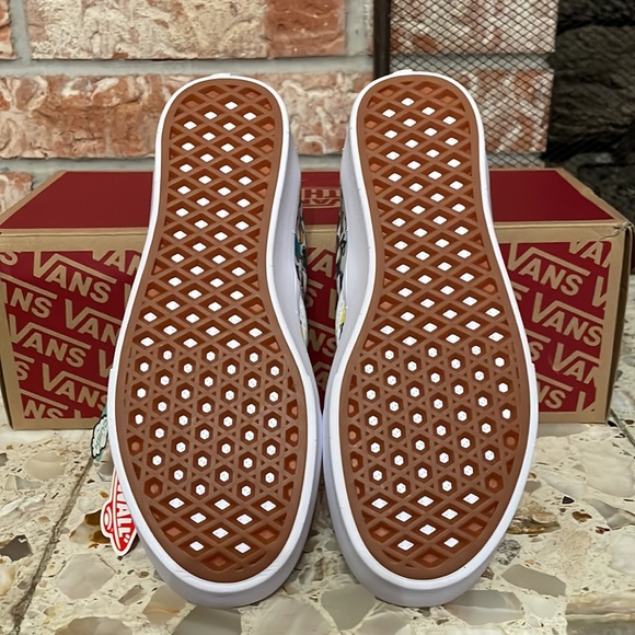 Vans Classic slip on comfy Cush puppies and kittens - Picture 8 of 8